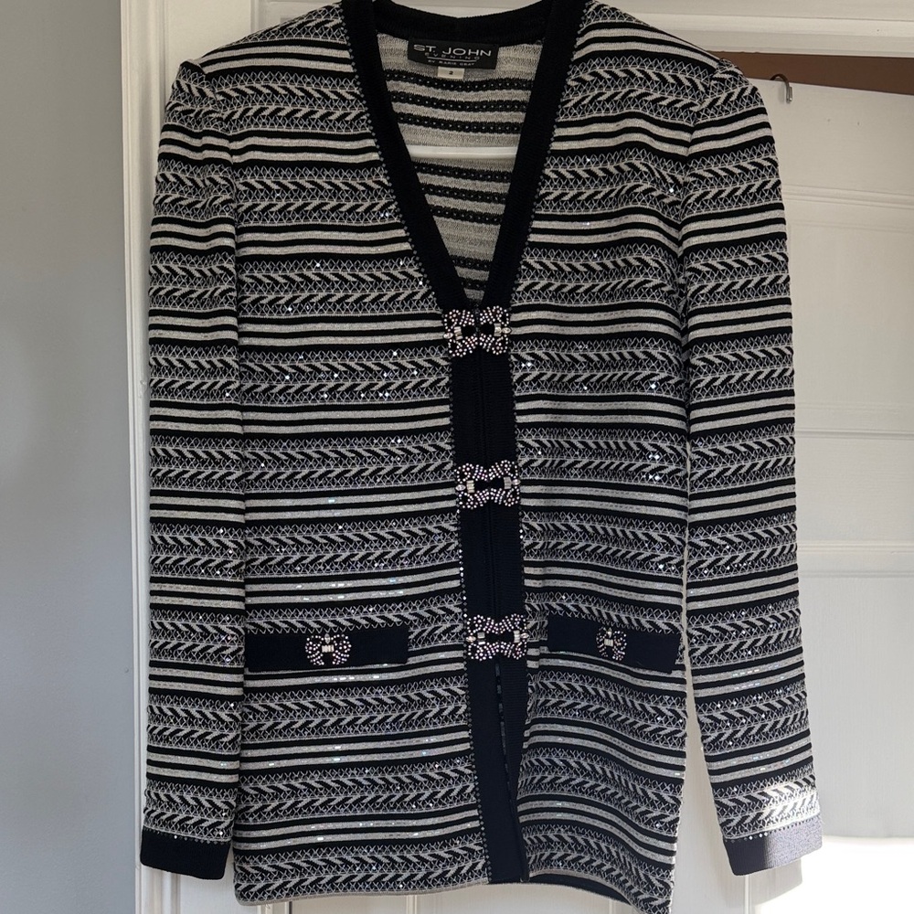 St John Evening Black and White Long Skirt Suit Size 2 Side Slit Mint Condition